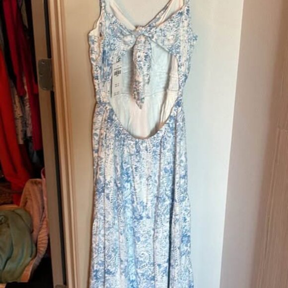 NWT Hollister Twist Bust Tie-Back Midi Dress - Picture 3 of 3